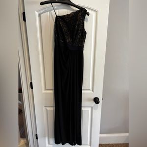 Adrianna Pappell black with gold underlay gown.
